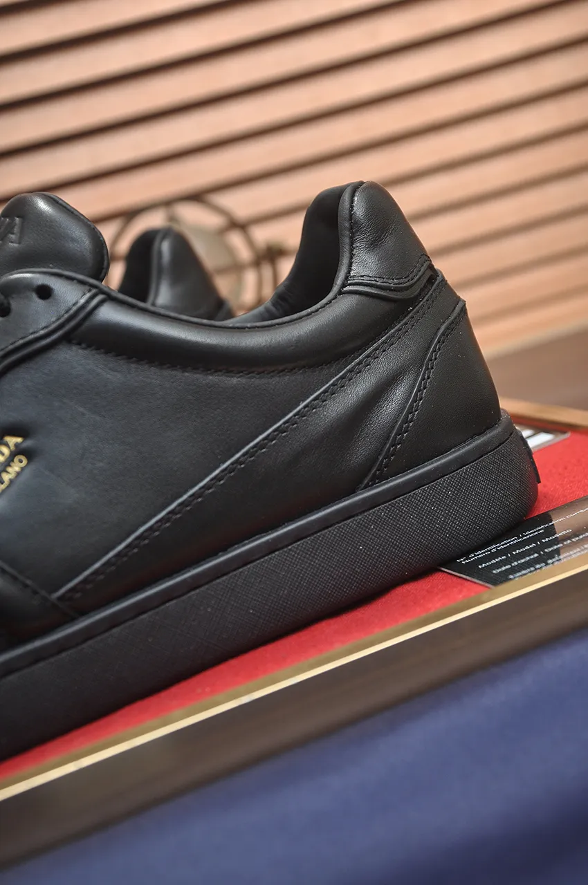 Men's shoes 💰580💶 [PRADA] Top original items, new seasonal styles, high-quality original items, top-grade high-mercerized cowhide combined with original breathable fabric + imported glue, imported stretch fabric inside with original cowhide feet, original thick outsole! Quality guaranteed! Code 38-45 (45 customized)